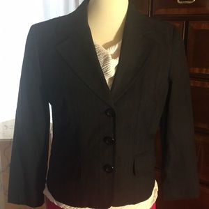 Very nice three-quarter sleeve work blazer